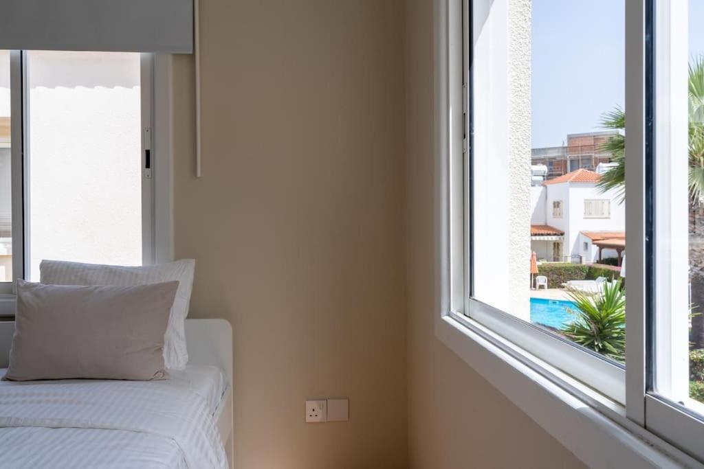 Cozy Nerina Cottage At Harbour Paphos Extérieur photo