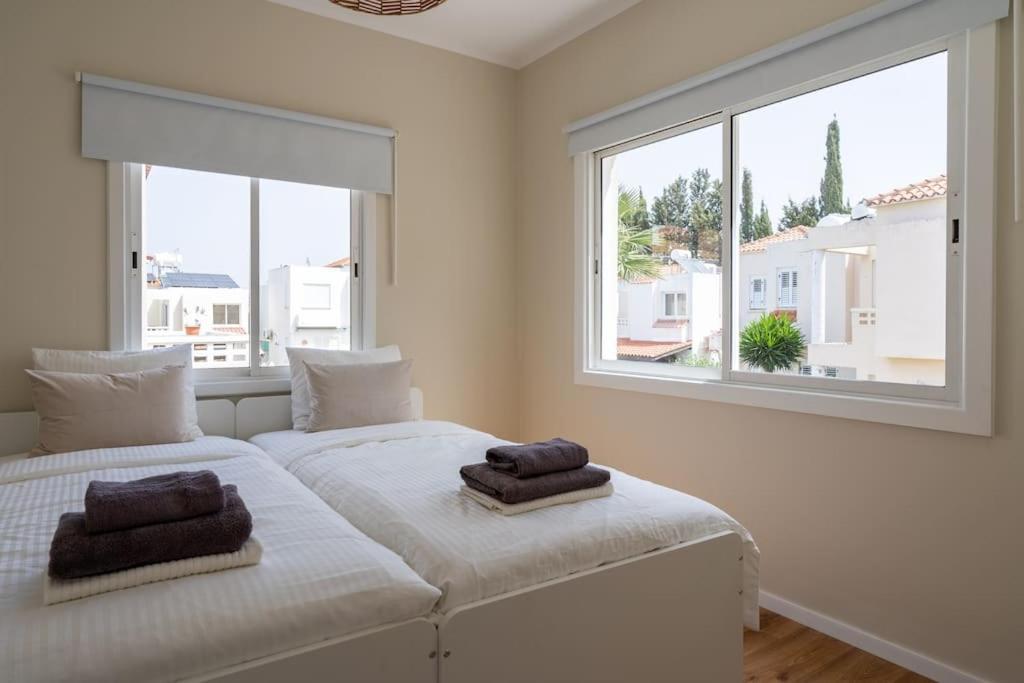 Cozy Nerina Cottage At Harbour Paphos Extérieur photo